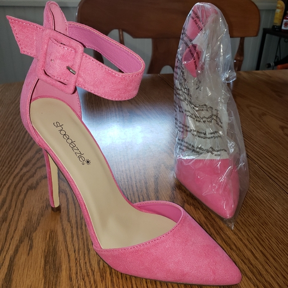 Shoes - Picture 4 of 4